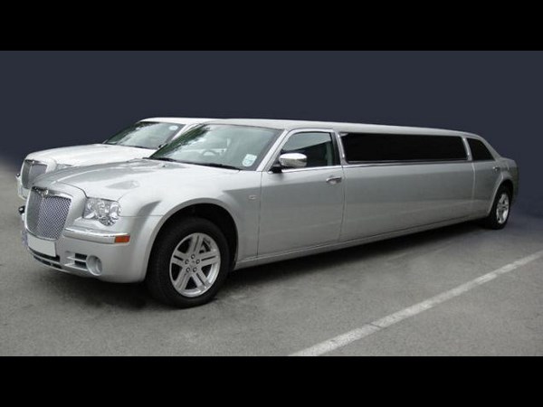 లగ్జరీ లీమోజైన్‌లను భారత్‌కు తీసుకొచ్చిన ఈకో రెంట్ ఏ కార్