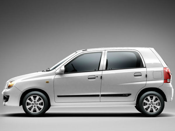 కార్లపై భారీ డిస్కౌంట్స్