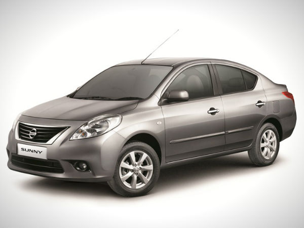 కార్లపై భారీ డిస్కౌంట్స్