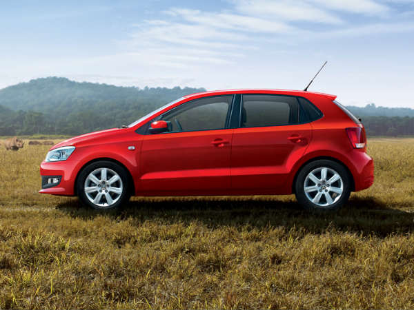 కార్లపై భారీ డిస్కౌంట్స్