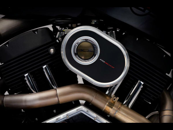 మహేంద్ర సింగ్ ధోనీ - ఎక్స్132 హెల్‌క్యాట్ బైక్