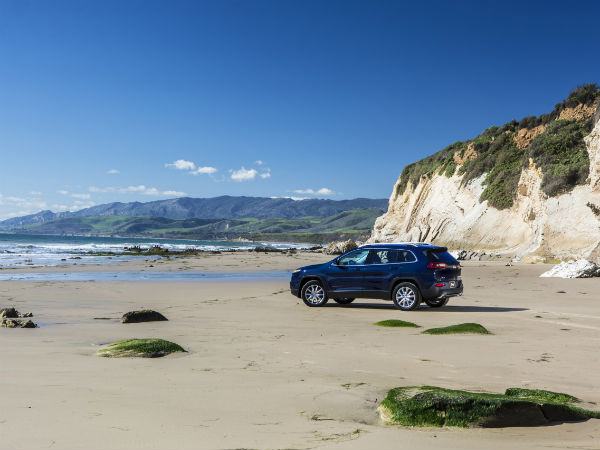 2014 జీప్ చిరోకీ: ఫోటోలు