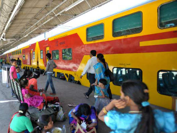 బెంగుళూరు-చెన్నై ఏసి డబుల్ డెక్కర్ ట్రైన్