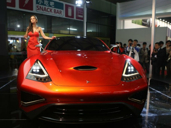 షాంగై ఆటో షోలో సందడి చేసిన 'ఐకోనా వొల్కానో' హైబ్రిడ్ కార్