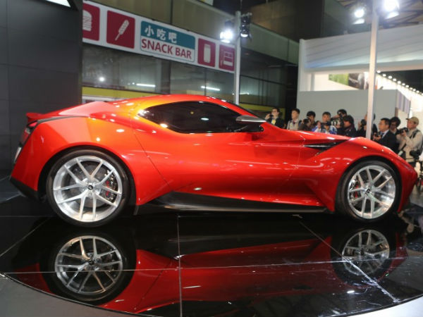 షాంగై ఆటో షోలో సందడి చేసిన 'ఐకోనా వొల్కానో' హైబ్రిడ్ కార్