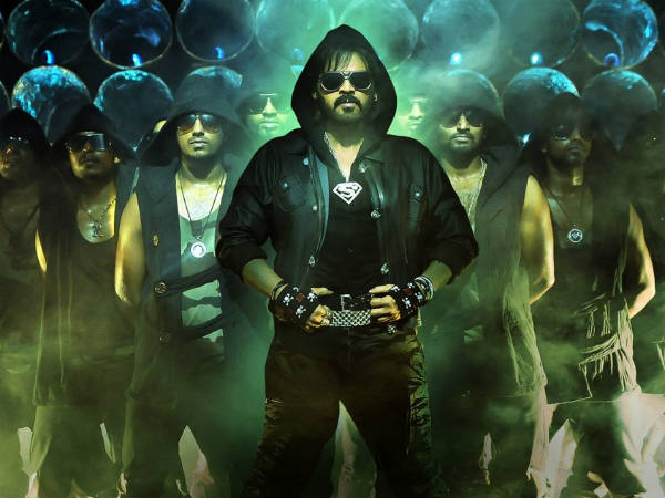 షాడో చిత్రంలో సూపర్‌బైక్‌లపై సందడి చేయనున్న వెంకీ