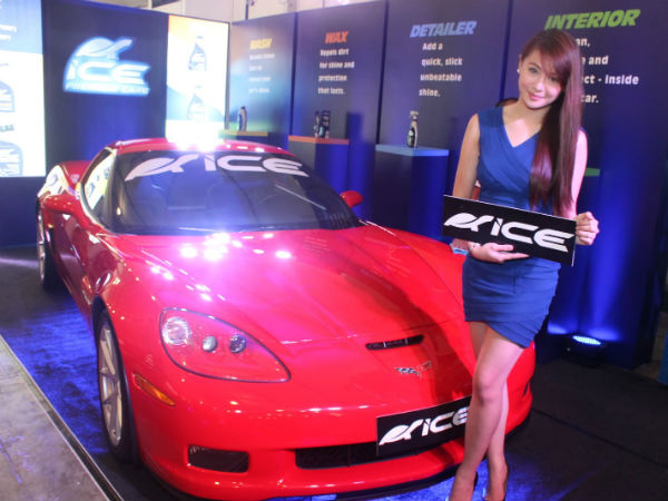 2013 మనీలా ఆటో షోలో తళుక్కుమన్న భామలు