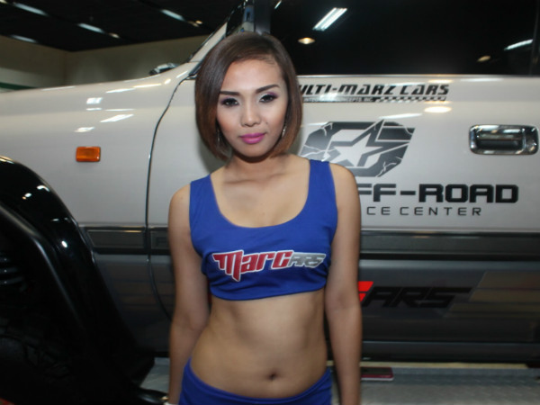 2013 మనీలా ఆటో షోలో తళుక్కుమన్న భామలు