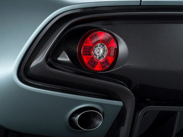 ఆస్టన్ మార్టిన్ సిసి100 స్పీడ్‌స్టర్ కాన్సెప్ట్