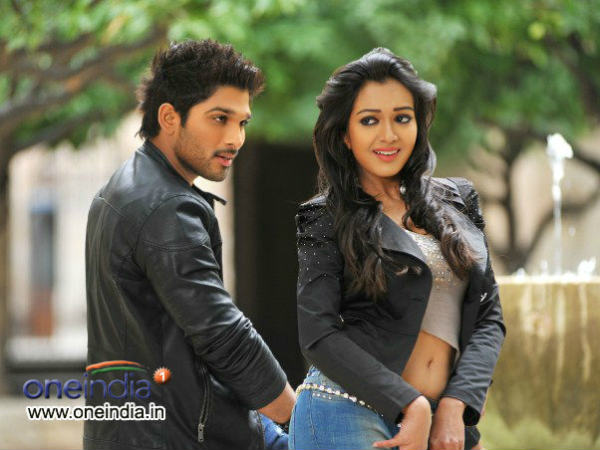 ఇద్దరమ్మాయిలతో స్టిల్స్