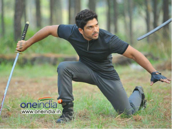 ఇద్దరమ్మాయిలతో స్టిల్స్