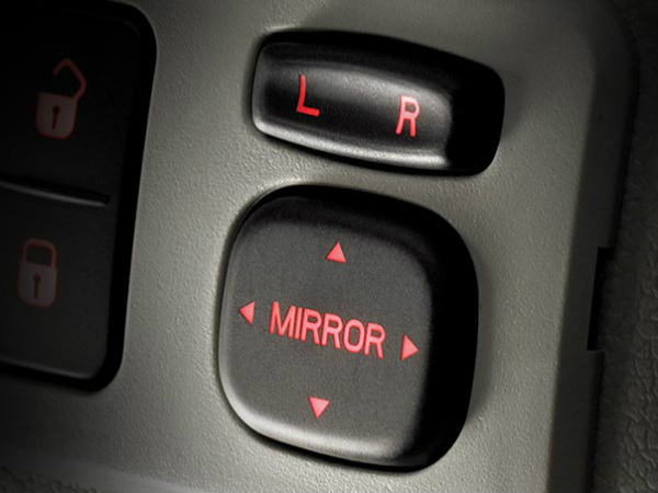 ఇంటర్నల్లీ అడ్జస్టబల్ సైడ్ వ్యూ మిర్రర్స్