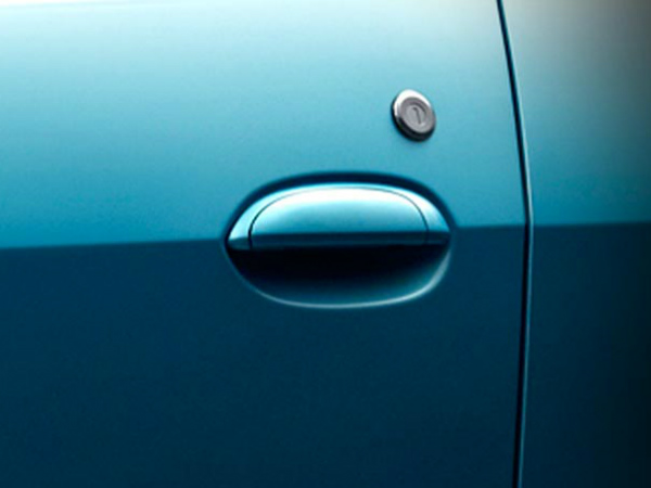 బాడీ కలర్డ్ డోర్ హ్యాండిల్స్