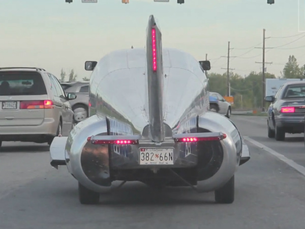 రోడ్ లీగల్ కారు