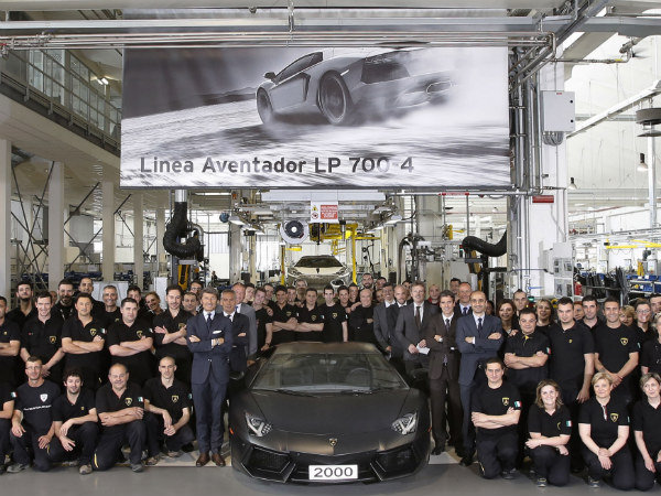 లాంబోర్గినీ అవెంటేడర్‌ 2000