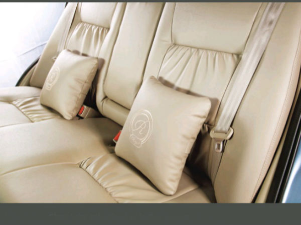 క్లాసీ బీజ్ ఎంబ్రాయిడర్డ్ ఆర్ట్ లెథర్ కుషన్స్