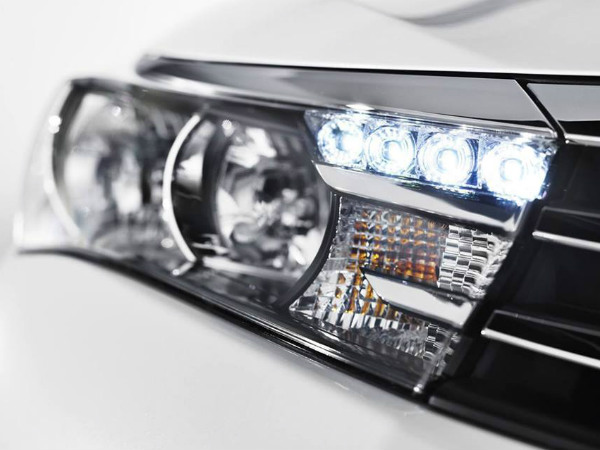 ఎల్ఈడి హైడ్‌లైట్స్