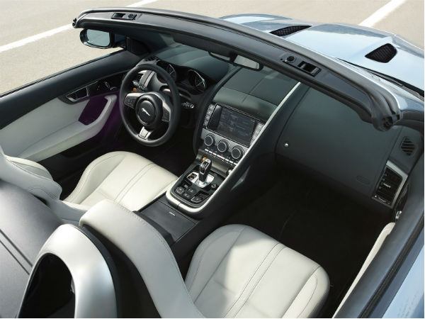 జాగ్వార్ ఎఫ్-టైప్ స్పోర్ట్స్ కార్