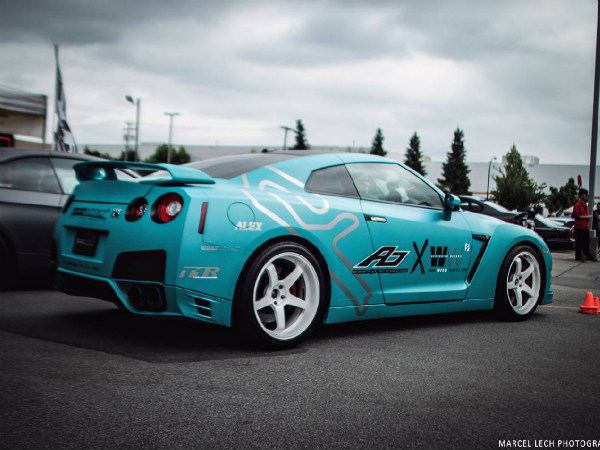 ఇంపోర్ట్‌ఫెస్ట్ 2013లో మెరిసిన కార్స్ అండ్ గర్ల్స్