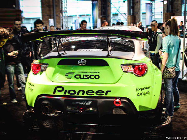 ఇంపోర్ట్‌ఫెస్ట్ 2013లో మెరిసిన కార్స్ అండ్ గర్ల్స్