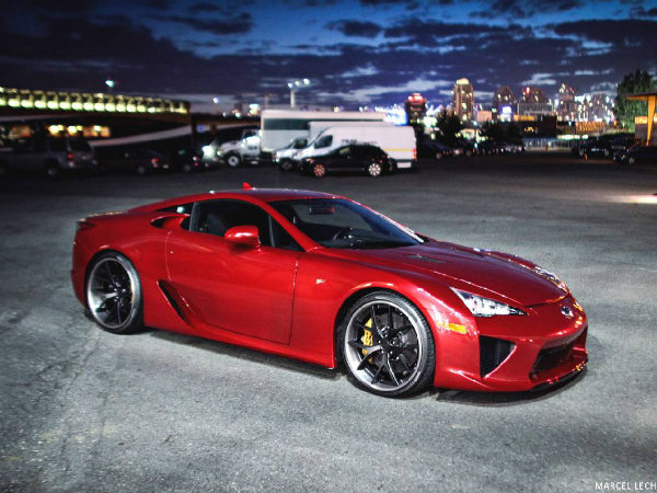 ఇంపోర్ట్‌ఫెస్ట్ 2013లో మెరిసిన కార్స్ అండ్ గర్ల్స్