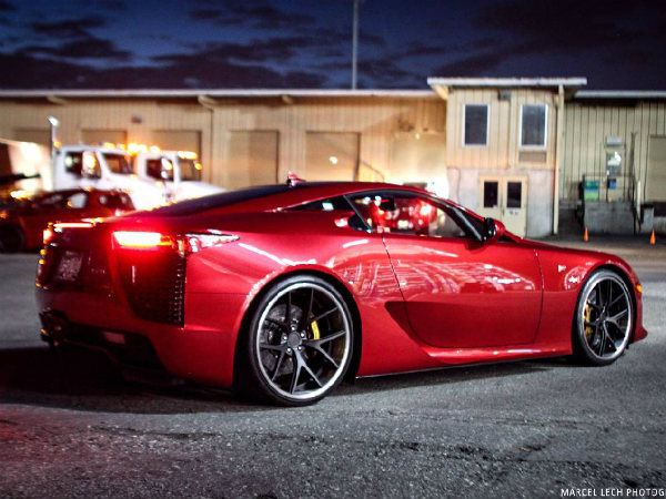 ఇంపోర్ట్‌ఫెస్ట్ 2013లో మెరిసిన కార్స్ అండ్ గర్ల్స్