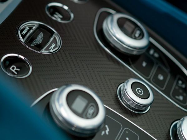 ఆస్టన్ మార్టిన్ వాంక్విష్ వొలాంటే కన్వర్టిబల్‌