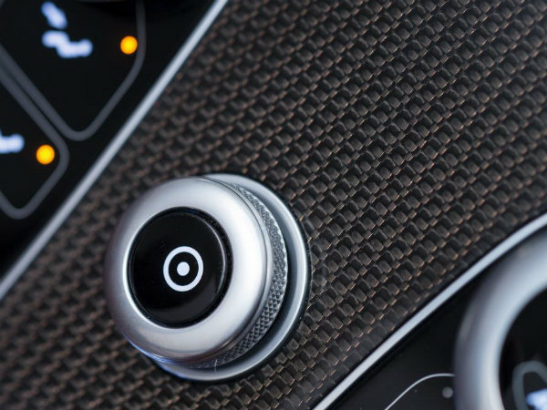 ఆస్టన్ మార్టిన్ వాంక్విష్ వొలాంటే కన్వర్టిబల్‌