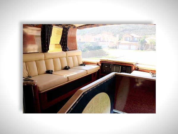 1997 నియోప్లాన్ టూర్ బస్