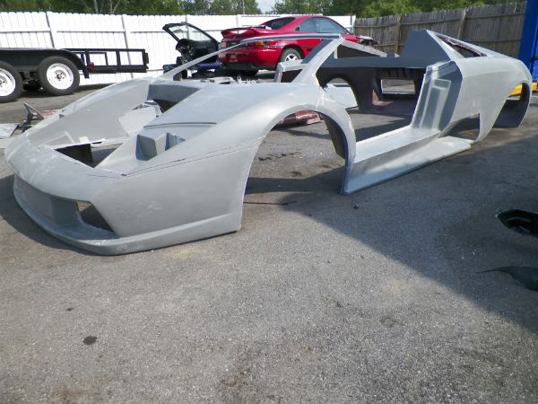 నకిలీ లాంబోర్గినీ బాడీ కిట్స్