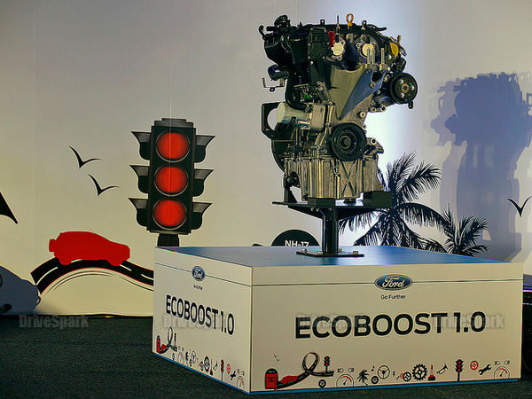 2013 ఫోర్డ్ ఈకోస్పోర్ట్ ఎక్స్టీరియర్స్