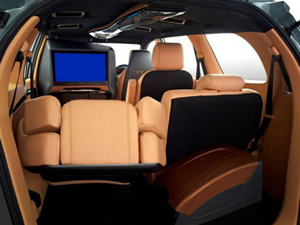 టొయోటా ఇన్నోవా డిసి లాంజ్ ప్యాకేజ్