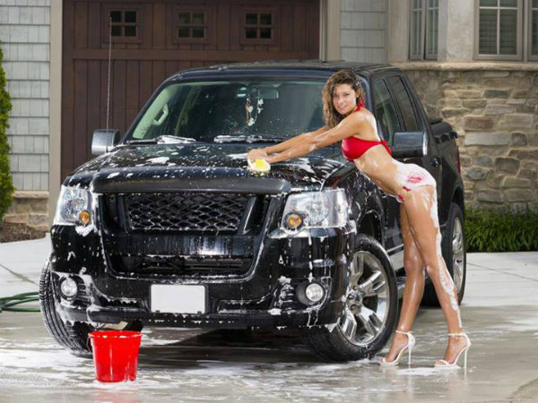 World Bikini Day Special: Cars And Babes