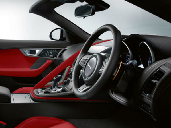 జాగ్వార్ ఎఫ్-టైప్ స్పోర్ట్స్ కారు