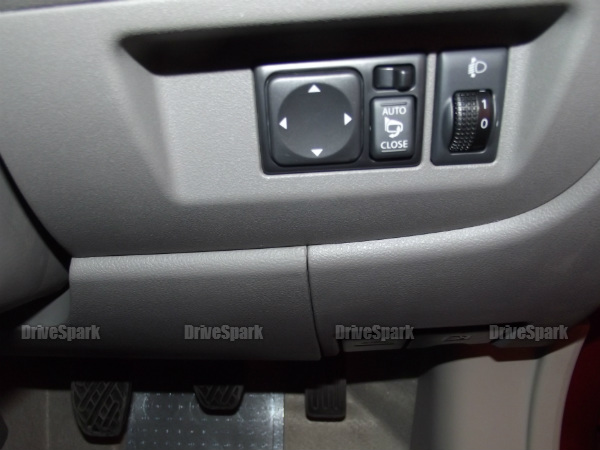 అవుట్‍‌సైడ్ వ్యూ మిర్రర్ కంట్రోల్స్