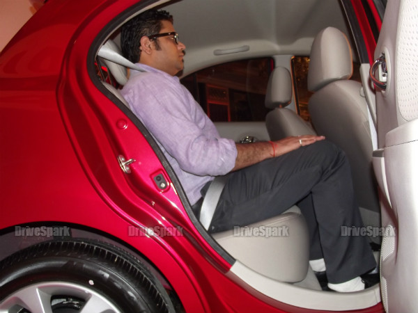 రియర్ సీట్ లెగ్‌రూమ్, హెడ్‌రూమ్