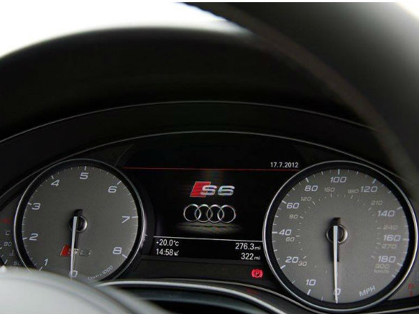 ఆడి ఎస్6 - డిజిటల్ అండ్ అనలాగ్ ఇన్‌స్ట్రుమెంట్ క్లస్టర్