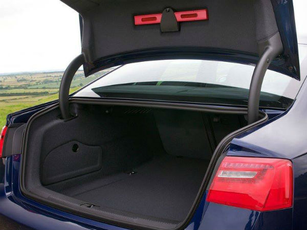 ఆడి ఎస్-6 విశాలమైన బూట్ స్పేస్