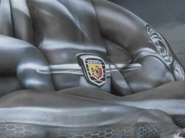 ఫియట్ అబార్త్ బాడీ పెయింట్ ప్రకటన