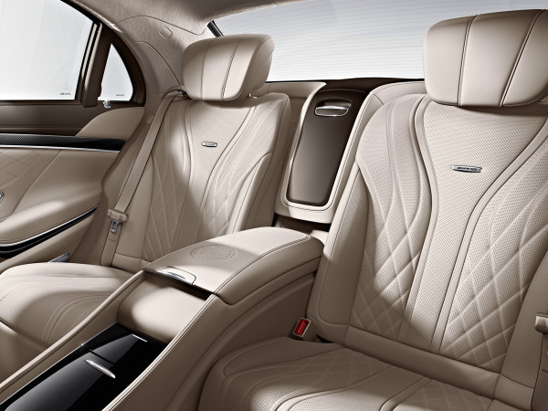 రియర్ ప్యాసింజర్ సీట్లు