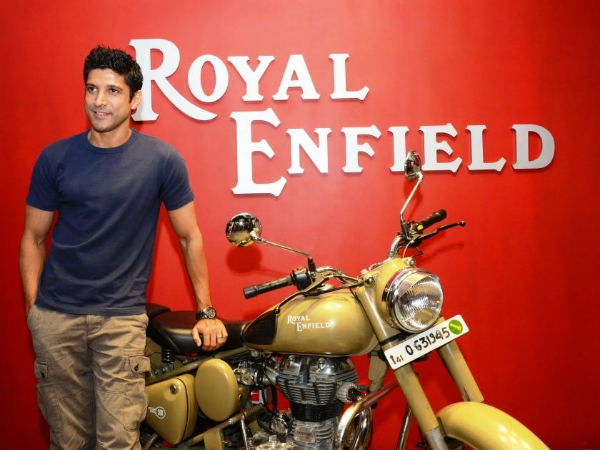 బైక్‌తో హీరో ఫర్హాన్ అక్తర్