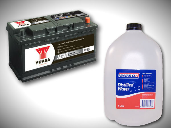 డిస్టిల్డ్ వాటర్ నింపండి