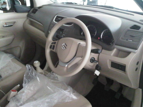 ఇంటీరియర్ ఫీచర్లు