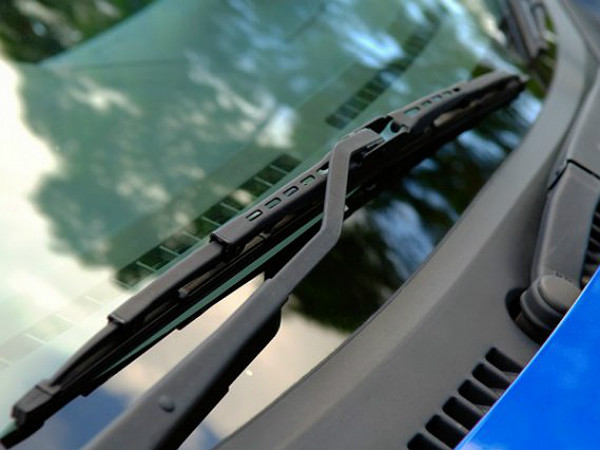 10. వైపర్ బ్లేడ్స్
