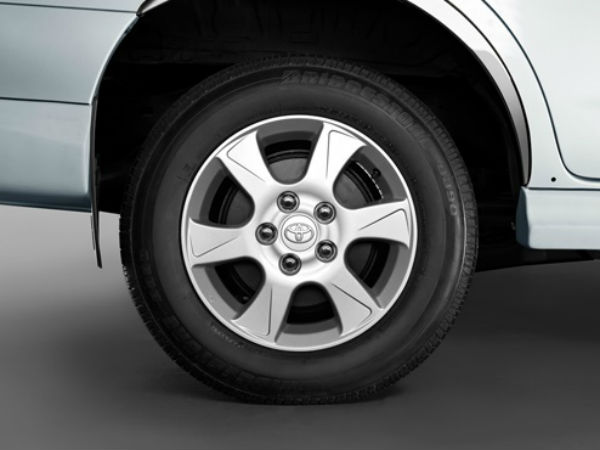 2013 టొయోటా ఇన్నోవా విడుదల