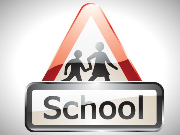 సైన్ బోర్డులపై కూడా దృష్టి పెట్టండి