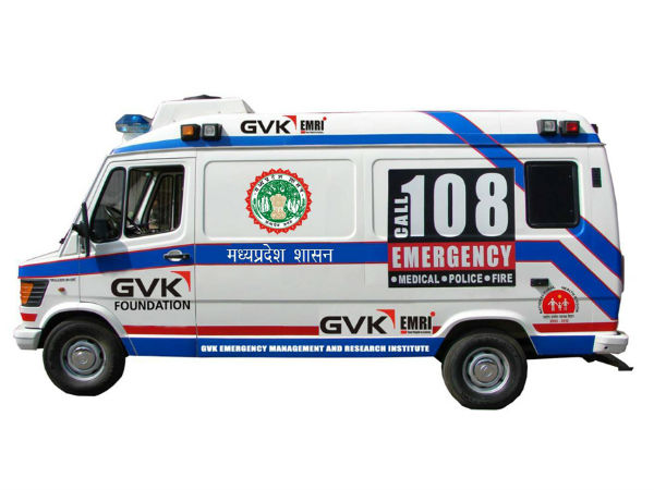 అంబులెన్స్‌కు దారి ఇవ్వండి