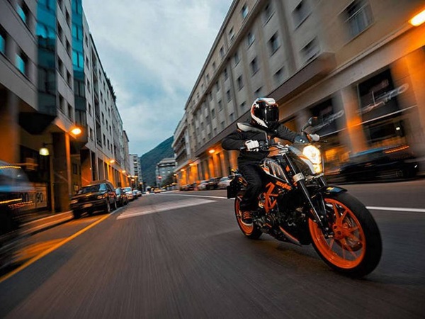 కెటిఎమ్ డ్యూక్ 390