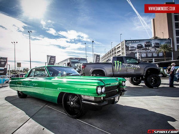 2013 సెమా షో హైలైట్స్; హాట్ కార్స్ అండ్ బూత్ గర్ల్స్