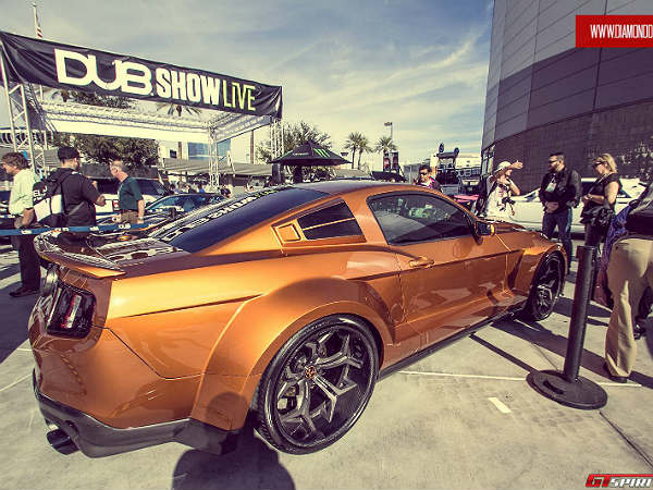 2013 సెమా షో హైలైట్స్; హాట్ కార్స్ అండ్ బూత్ గర్ల్స్